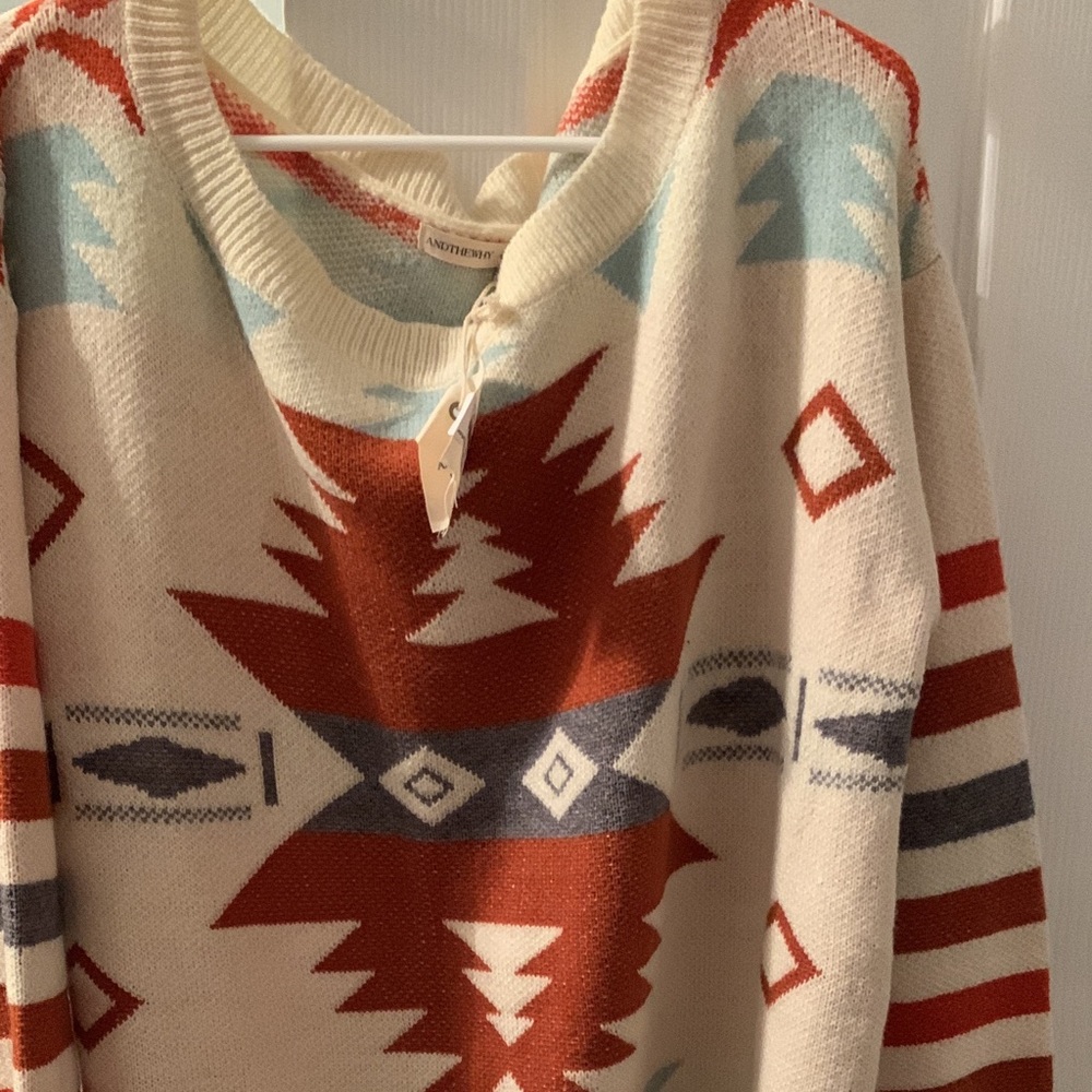 Women’s sweater new with tags fits oversized